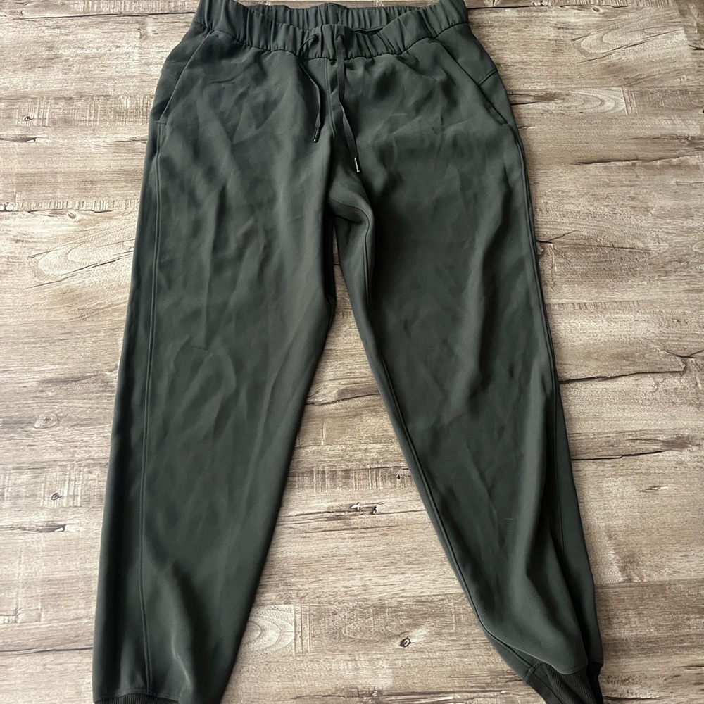Olive Green On the Fly *woven jogger sz 8